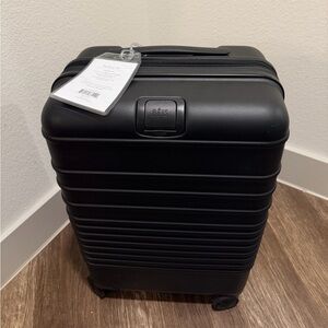Brand new Beis Suitcase